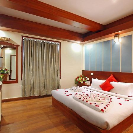 מלון Tāmarakulam Sreevalsam Residency Kulanada מראה חיצוני תמונה