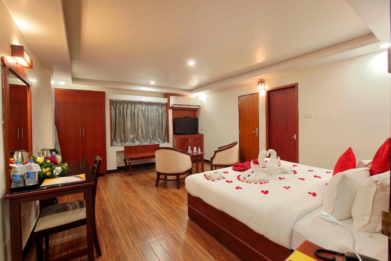 מלון Tāmarakulam Sreevalsam Residency Kulanada מראה חיצוני תמונה